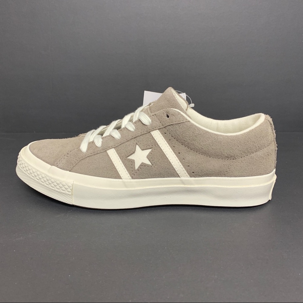 Converse One Star Academy